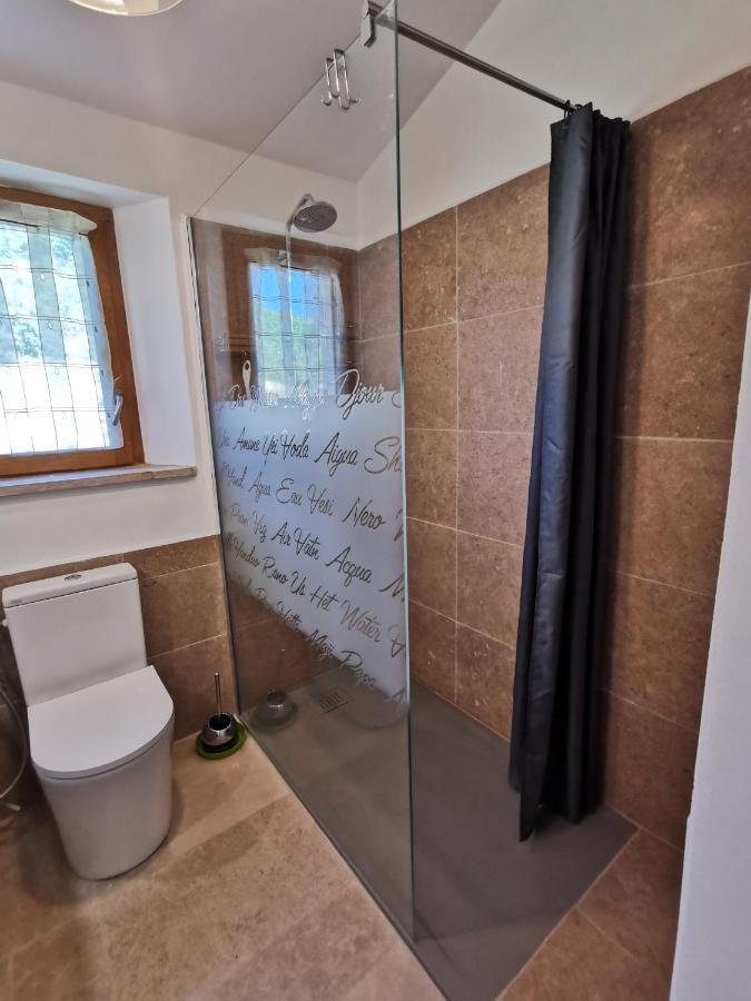 La Peyregoune, Logement En Pleine Nature Et Table D'Hotes Blieux Exteriér fotografie