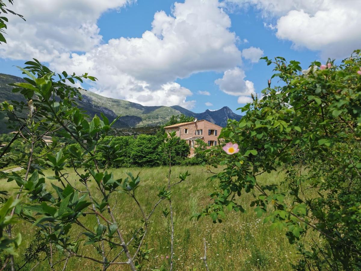 La Peyregoune, Logement En Pleine Nature Et Table D'Hotes Blieux Exteriér fotografie