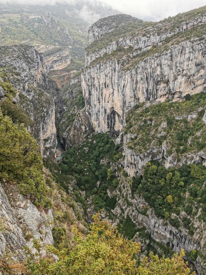 La Peyregoune, Logement En Pleine Nature Et Table D'Hotes Blieux Exteriér fotografie