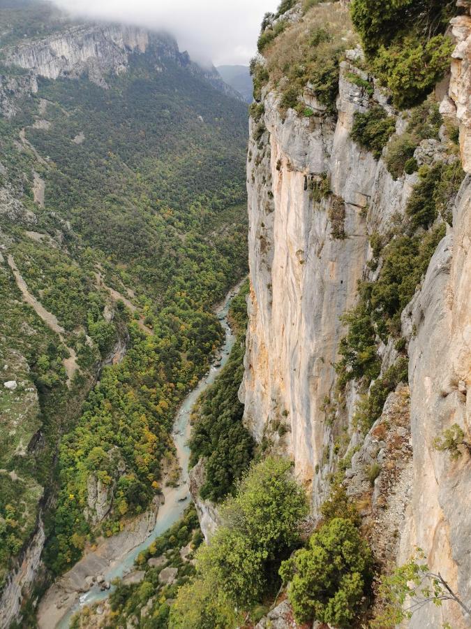 La Peyregoune, Logement En Pleine Nature Et Table D'Hotes Blieux Exteriér fotografie