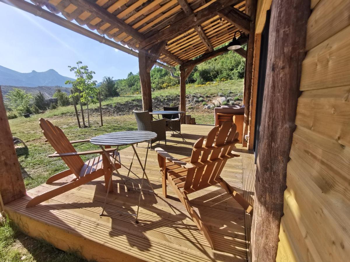 La Peyregoune, Logement En Pleine Nature Et Table D'Hotes Blieux Exteriér fotografie