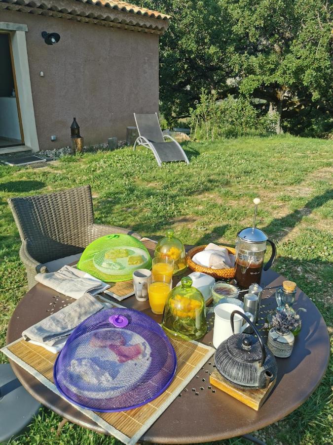 La Peyregoune, Logement En Pleine Nature Et Table D'Hotes Blieux Exteriér fotografie