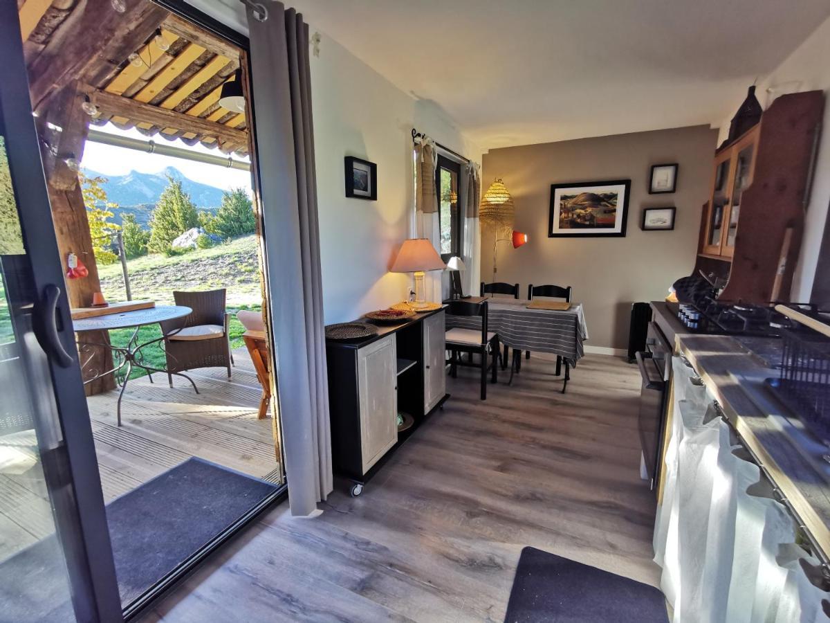 La Peyregoune, Logement En Pleine Nature Et Table D'Hotes Blieux Exteriér fotografie