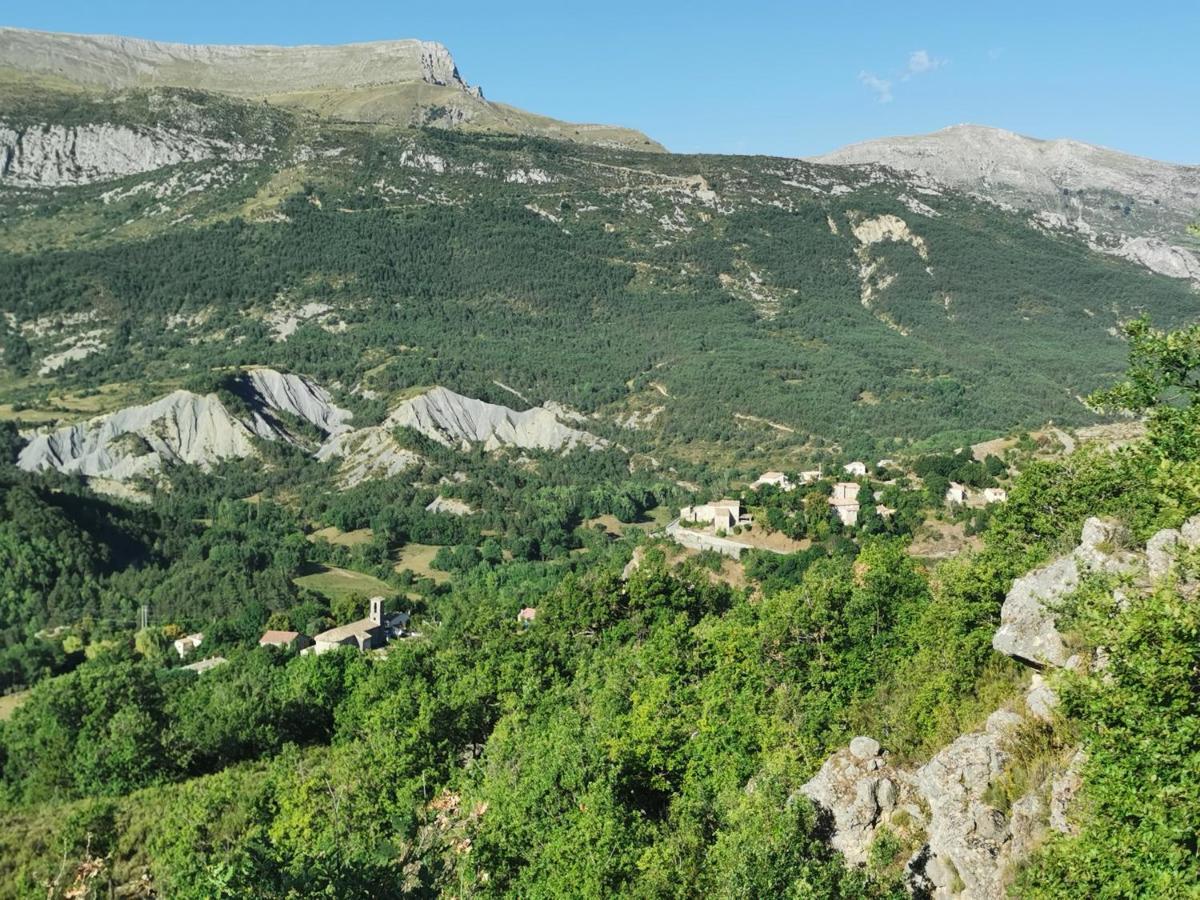 La Peyregoune, Logement En Pleine Nature Et Table D'Hotes Blieux Exteriér fotografie